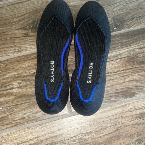 Rothy’s black round ballet flat - Picture 3 of 3